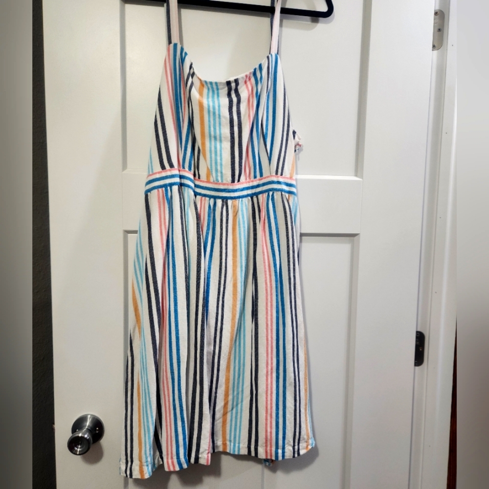 Super fun LOFT dress XL has pockets!